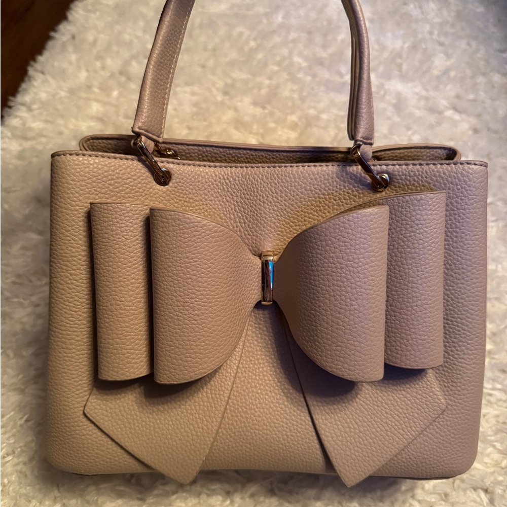 Grossi Bow-Front Crossbody Handbag in Taupe - Picture 2 of 7